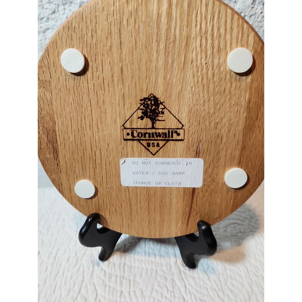 Vintage Cornwall round cheese cutting board green marble top & light wood base.